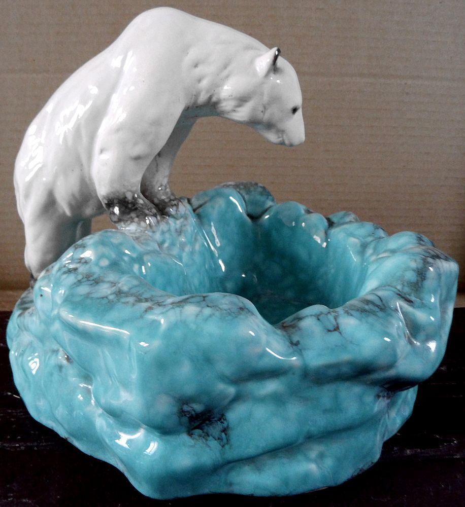 Porcelánová plastika Lední medvěd Ditmar Urbach